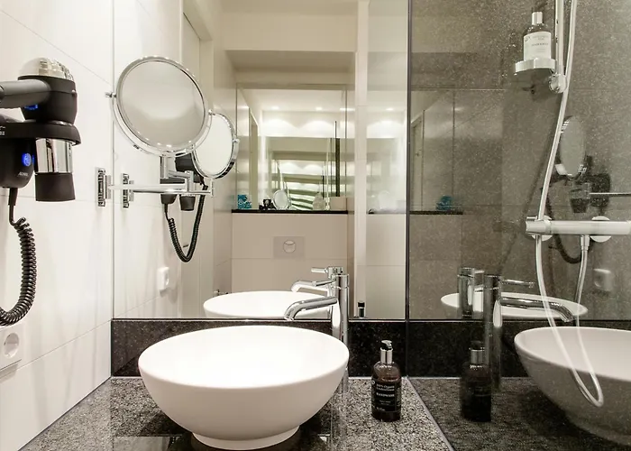 One Frankfurt-east Side 3*